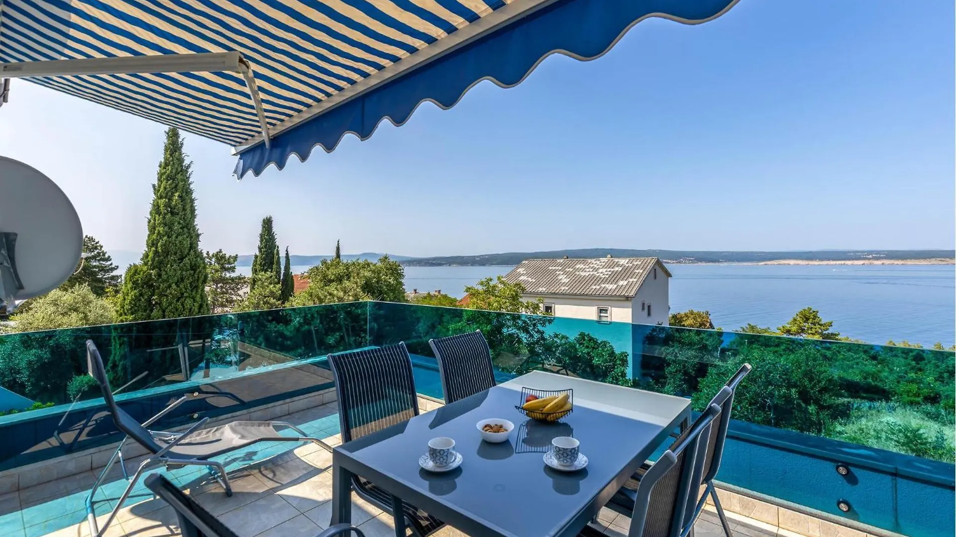 Stunning Apartment In Dramalj With House Sea View